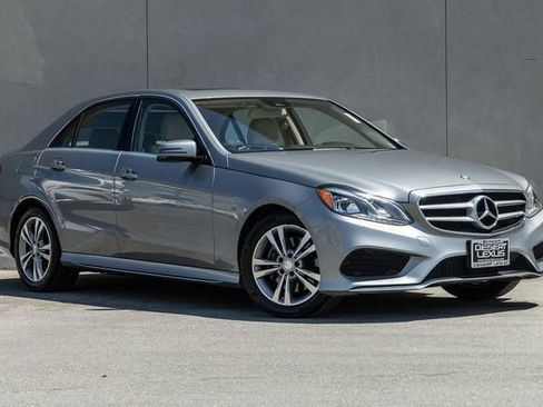 Used 2014 Mercedes-Benz E 250 BlueTEC Sedan image 18