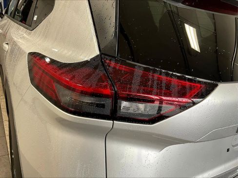 Used 2022 Nissan Rogue SV image 33