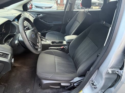 Used 2016 Ford Focus SE FWD image 12