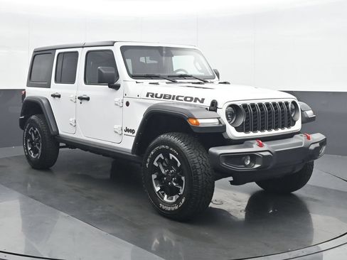 Used 2025 Jeep Wrangler Unlimited Rubicon AWD/4WD image 9