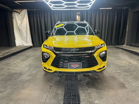 Used 2023 Chevrolet TrailBlazer RS w/ Sun and Liftgate Package image 2