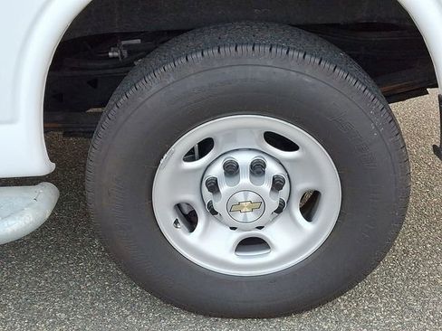 Used 2024 Chevrolet Express 2500 w/ Driver Convenience Package image 13
