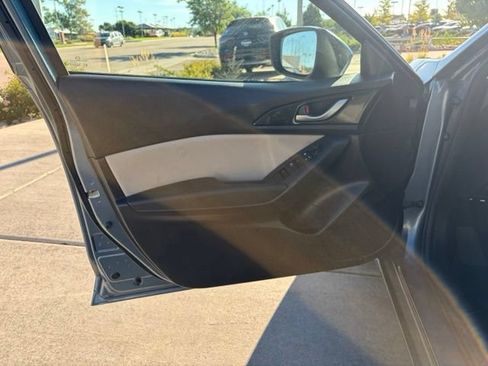 Used 2015 MAZDA MAZDA3 i Touring FWD image 14