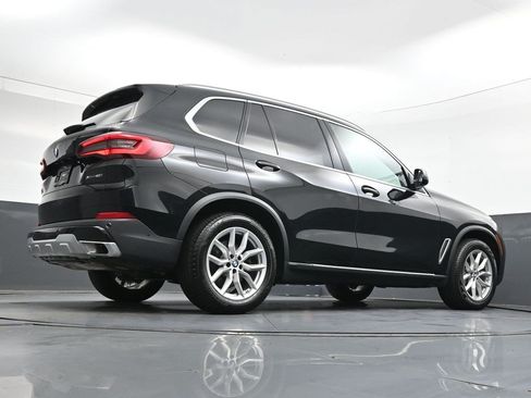 Used 2023 BMW X5 xDrive40i w/ Premium Package AWD/4WD image 28