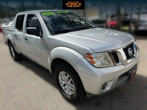 Used 2015 Nissan Frontier SV image 8
