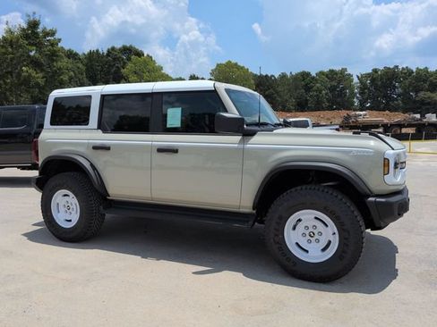 New 2026 Ford Bronco Heritage Edition AWD/4WD image 2