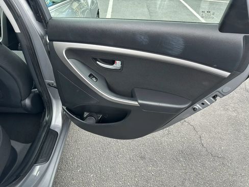 Used 2014 Hyundai Elantra GT FWD image 14