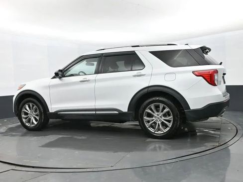 Used 2022 Ford Explorer Limited image 9