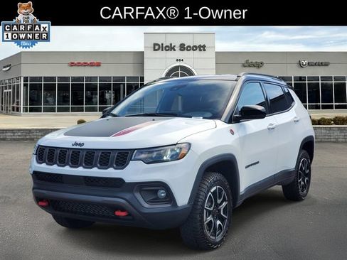 Used 2026 Jeep Compass Trailhawk AWD/4WD image 2