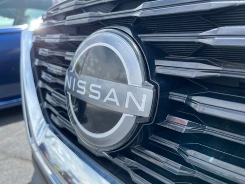 Used 2022 Nissan Rogue SV FWD image 4