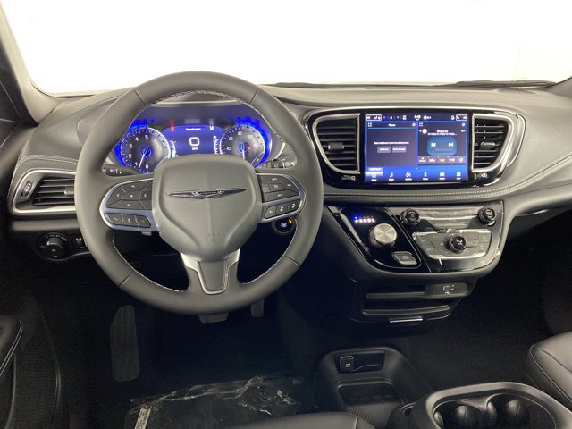 New 2026 Chrysler Pacifica Select FWD image 17