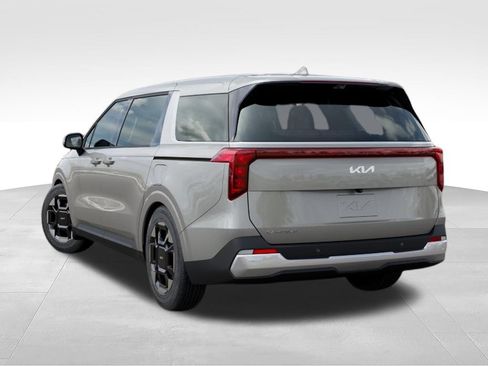 New 2026 Kia Carnival EX FWD image 4