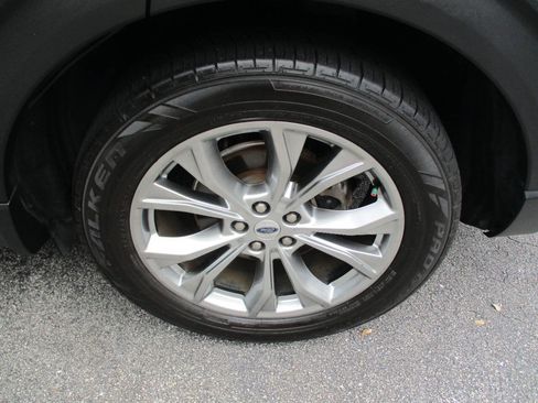 Used 2021 Ford Explorer Limited w/ Equipment Group 301A RWD image 39