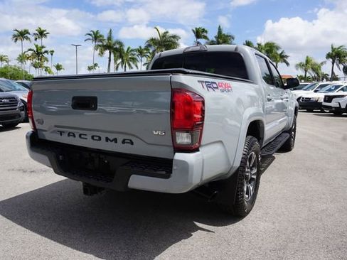 Used 2019 Toyota Tacoma TRD Sport image 7