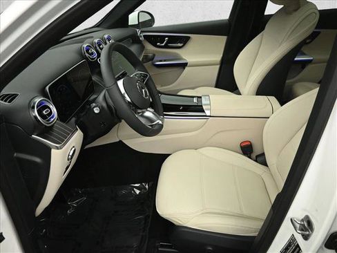 Certified 2026 Mercedes-Benz GLC 300 4MATIC image 9