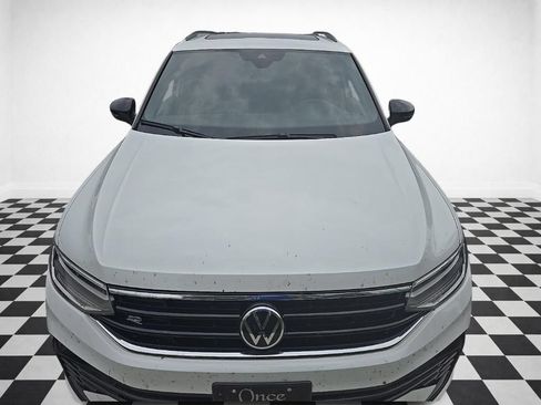 Used 2024 Volkswagen Tiguan SE R-Line AWD/4WD image 7