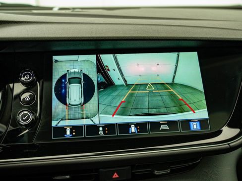 Used 2023 Buick Envision Avenir image 26