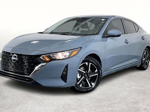 Used 2025 Nissan Sentra SV w/ Trunk Package image 15