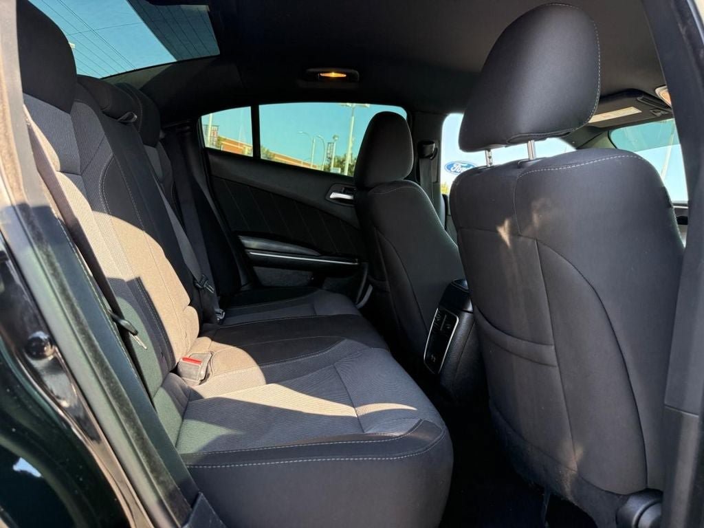 Used 2020 Dodge Charger SXT RWD image 10
