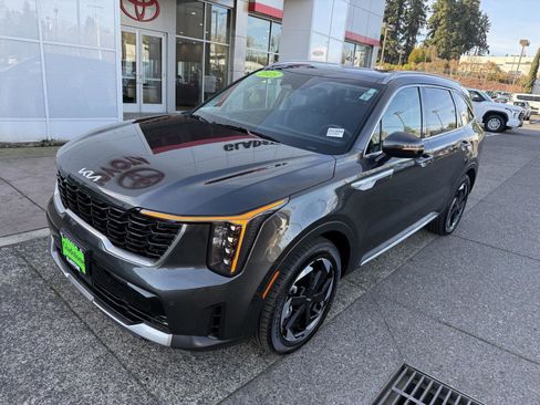 Used 2025 Kia Sorento EX w/ EX Panoramic Sunroof Package image 2