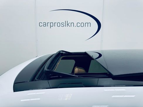 Used 2025 Land Rover Range Rover Long Wheelbase SE image 15