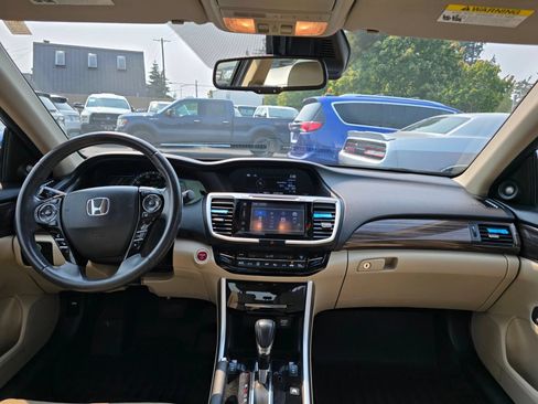 Used 2017 Honda Accord EX-L image 12