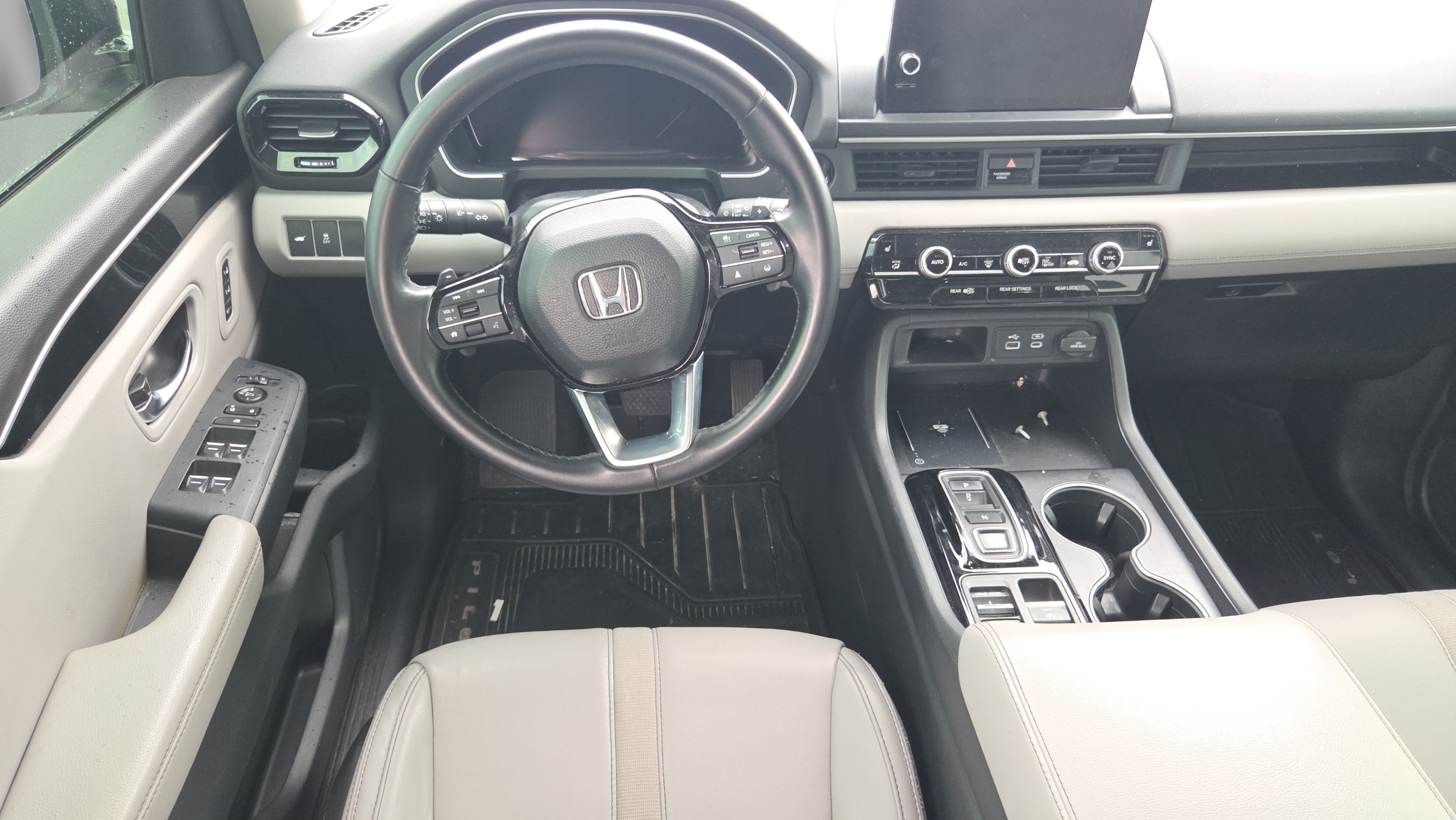 Certified 2023 Honda Pilot Touring image 12