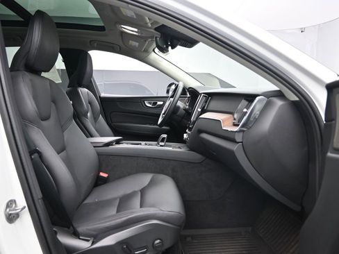 Used 2024 Volvo XC60 B5 Plus w/ Protection Package Premier image 29