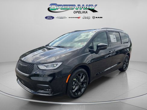 New 2026 Chrysler Pacifica Select FWD image 3