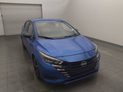 Used 2024 Nissan Versa SR FWD image 14