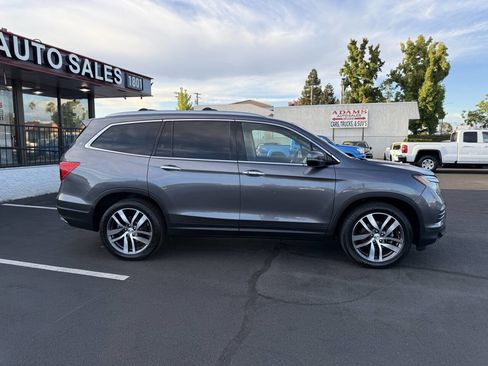 Used 2016 Honda Pilot Elite image 2