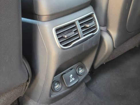 Used 2023 Hyundai Santa Fe Limited AWD/4WD image 15