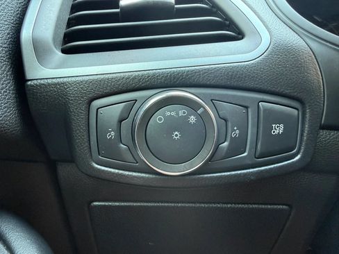 Used 2020 Ford Edge SE FWD image 22