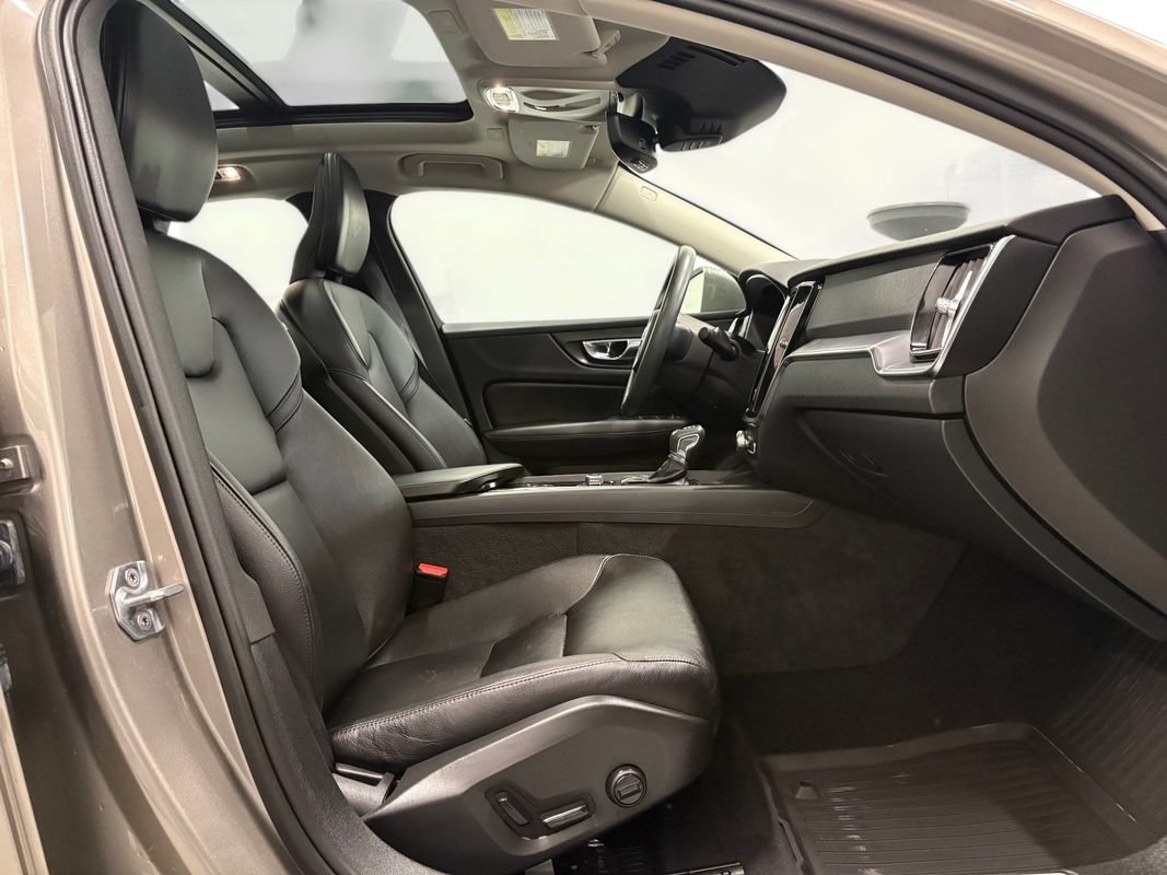 Used 2019 Volvo S60 T6 Momentum w/ Premium Package AWD/4WD image 15