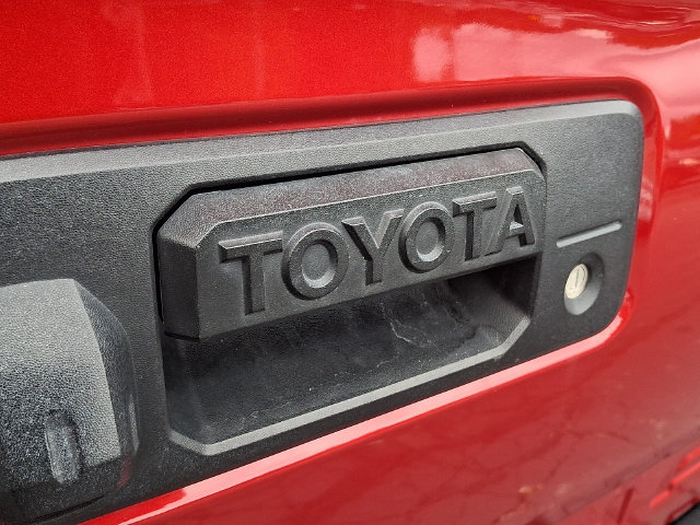 Used 2023 Toyota Tacoma SR5 AWD/4WD image 28