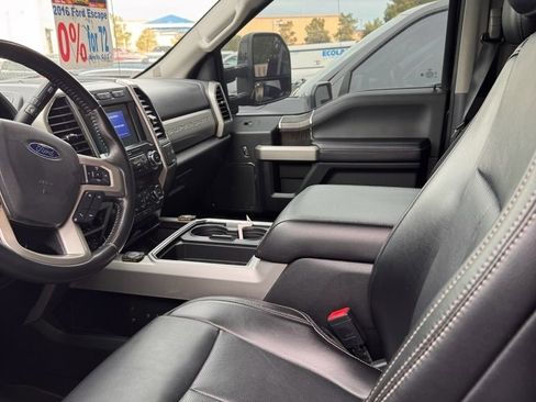 Used 2021 Ford F350 Lariat image 6