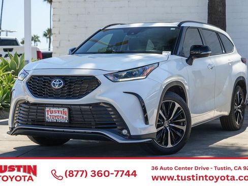 Used 2022 Toyota Highlander XSE FWD image 1