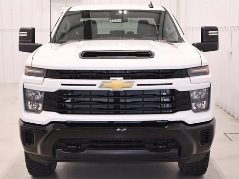Used 2025 Chevrolet Silverado 2500 Custom w/ Custom Value Package AWD/4WD image 4
