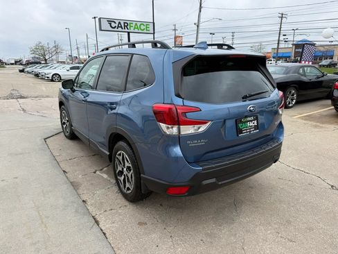 Used 2022 Subaru Forester Premium AWD/4WD image 9