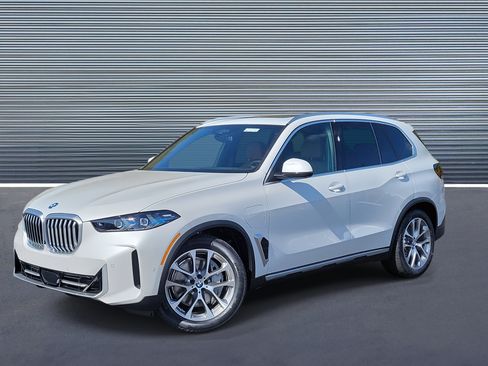 New 2026 BMW X5 xDrive50e image 1