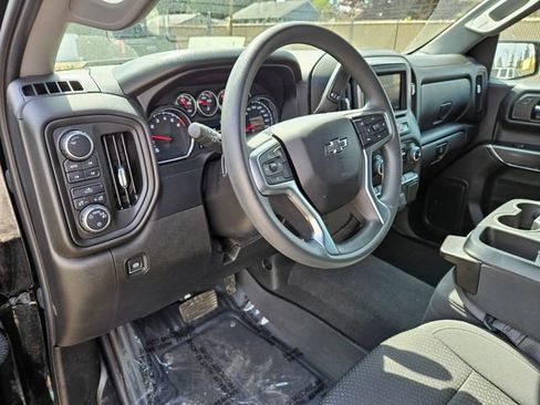 Used 2022 Chevrolet Silverado 1500 Custom Trail Boss w/ Midnight Edition AWD/4WD image 9