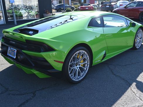 Used 2021 Lamborghini Huracan EVO RWD image 14