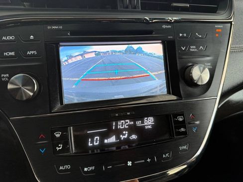Used 2018 Toyota Avalon XLE FWD image 12