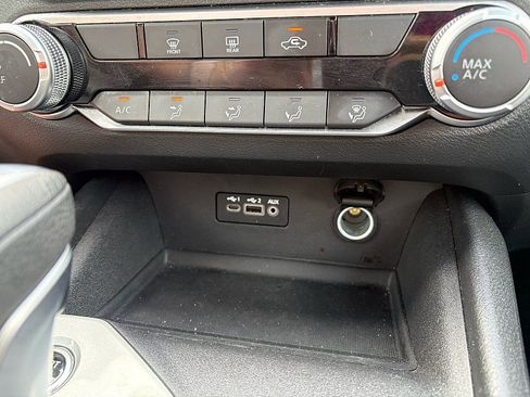 Used 2025 Nissan Altima 2.5 SV FWD image 17