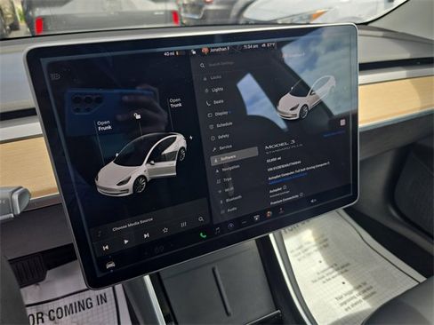 Used 2020 Tesla Model 3 Standard Range Plus image 22