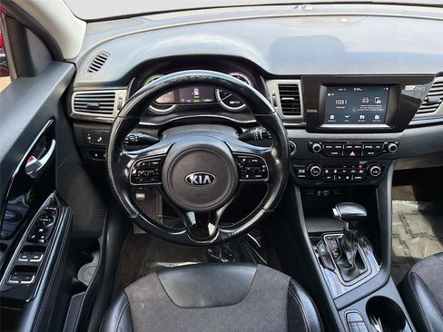 Used 2019 Kia Niro EX FWD image 21