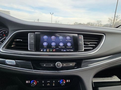 Used 2020 Buick Enclave Essence w/ Sound and Sites Package image 14