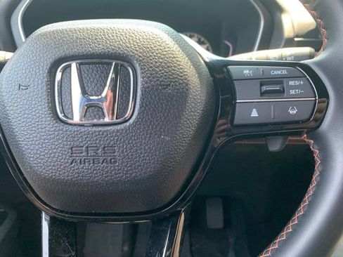 Used 2025 Honda Pilot Sport image 10