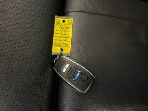 Used 2021 Subaru Ascent Limited w/ Technology Package image 27