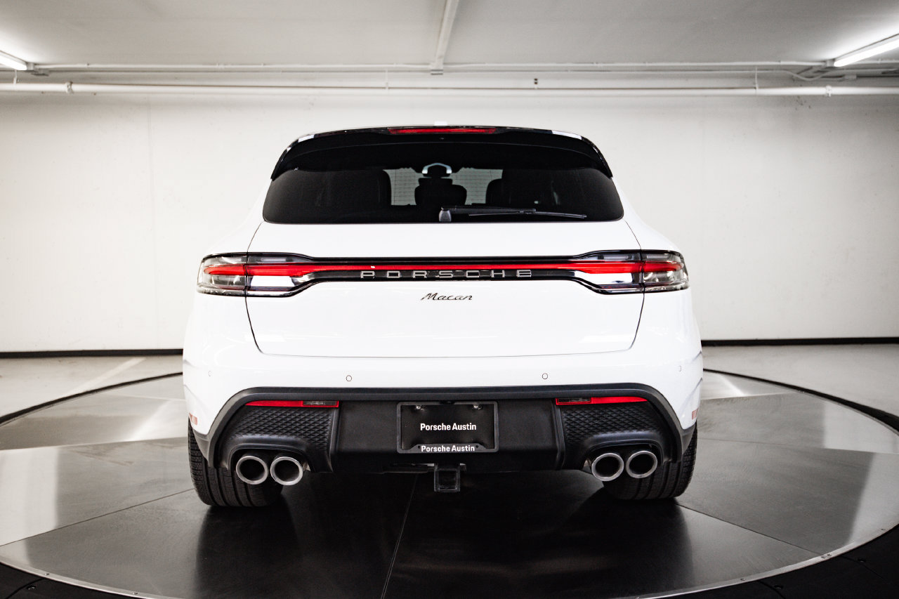 Certified 2026 Porsche Macan AWD/4WD image 6